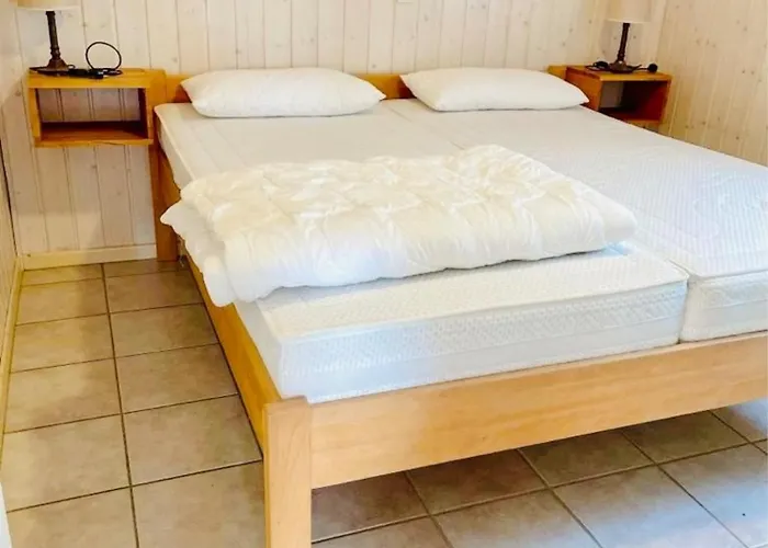 בית נופש Schloss Dankern Fuer 6 Personen הארן